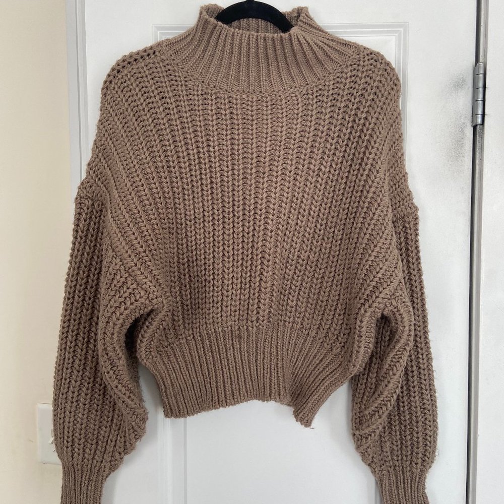 Cozy knit H&M sweater, size small
